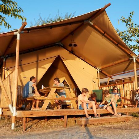 מלון קסטלו דה אמפוריאס Camping Nautic Almata Glamping מראה חיצוני תמונה