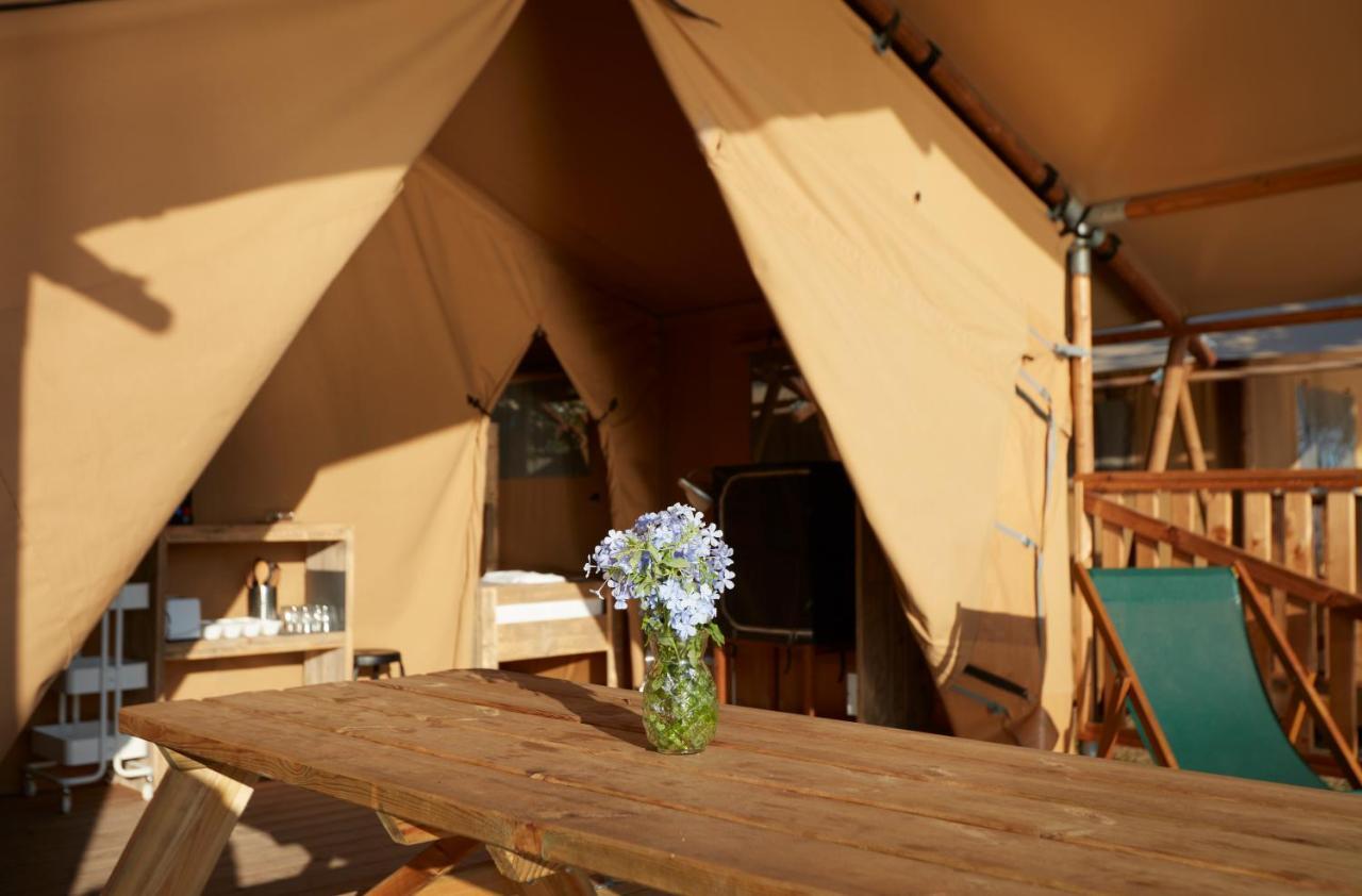 מלון קסטלו דה אמפוריאס Camping Nautic Almata Glamping מראה חיצוני תמונה